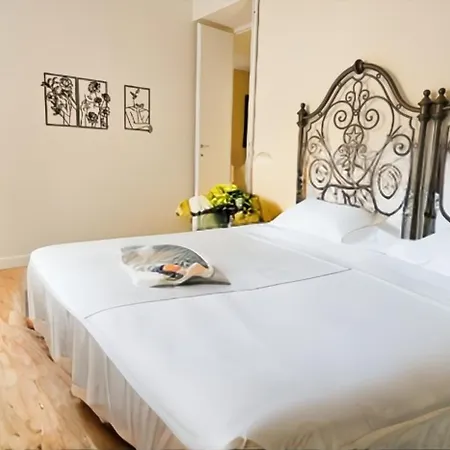 Elegantis Monti Royal With Private Terrace Rome