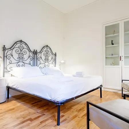 Elegantis Monti Royal With Private Terrace Rome